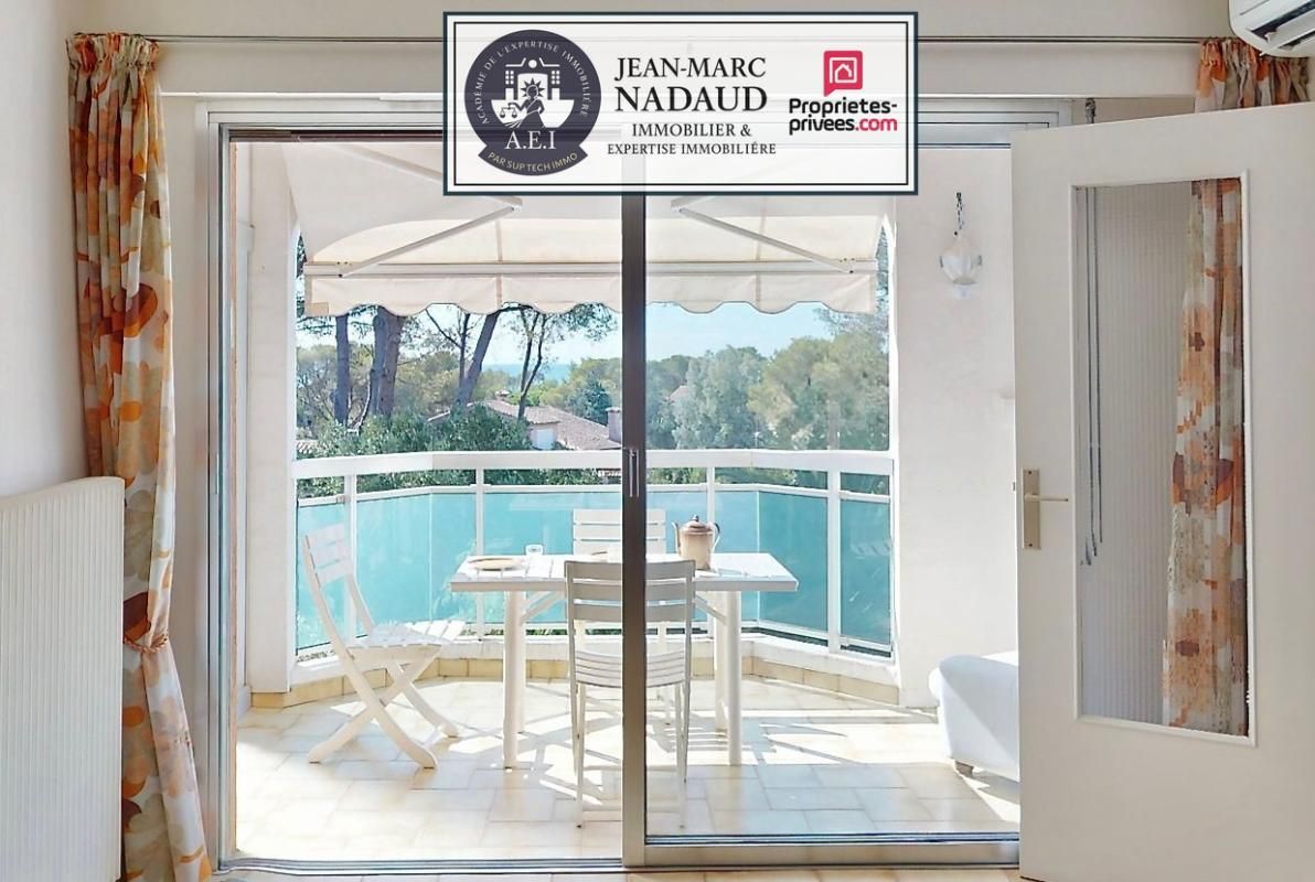 Studio 600m coeur village, plage à pied, clim, au sein d'une véritable pinède