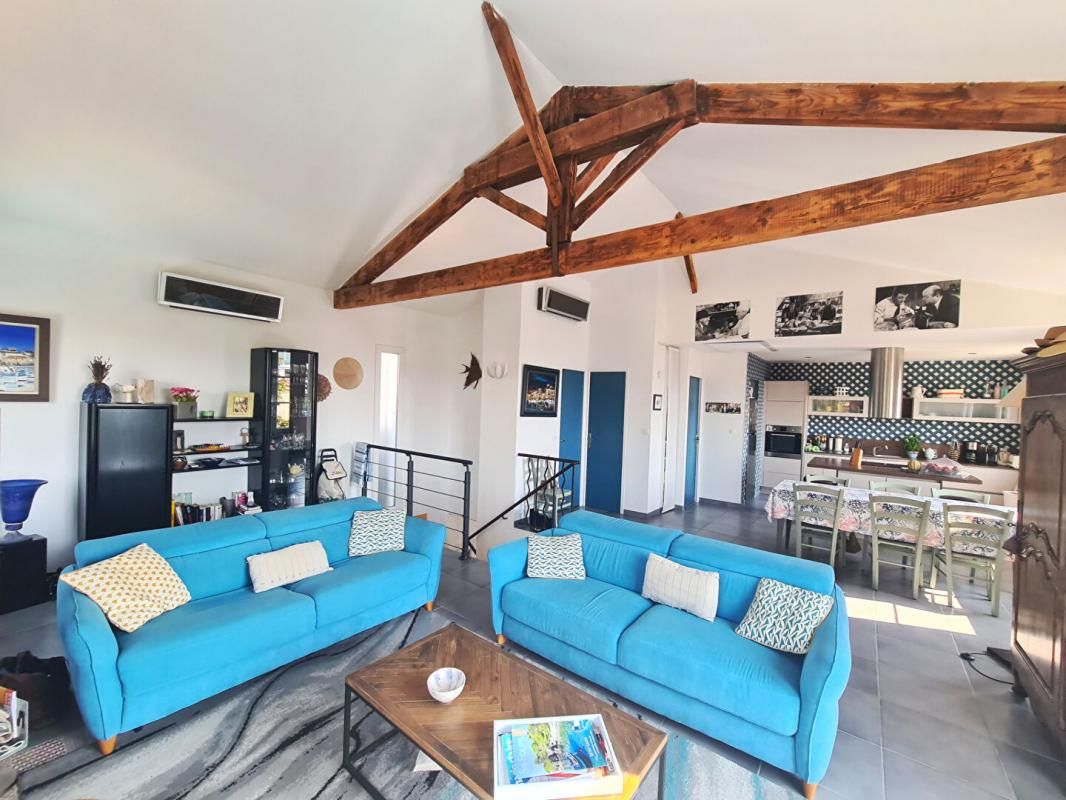 VILLA LES LÔNES- PROCHE PLAGES ET PORT DE SANARY A PIED