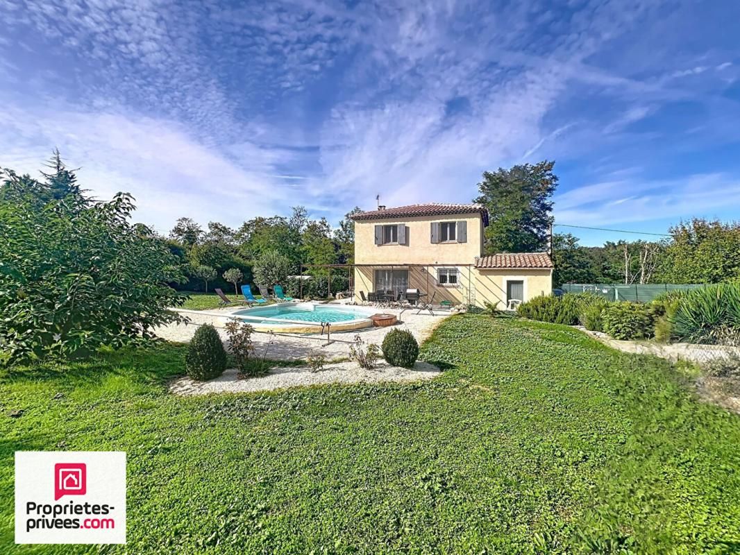 RIANS VILLA T4 AVEC PISCINE ET ACCÈS AU VILLAGE À PIED