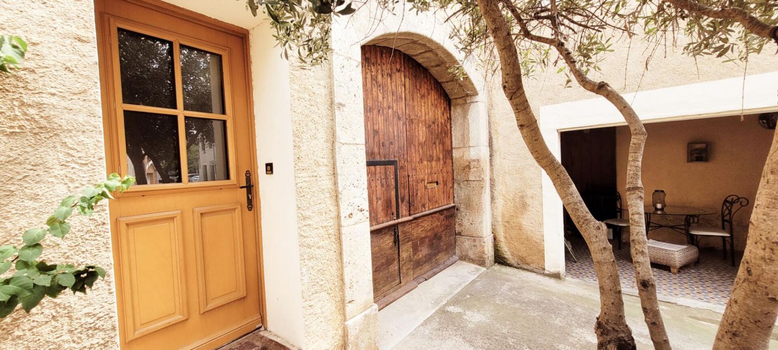 Maison T5 -120M² Ornaisons avec cour et Grand garage