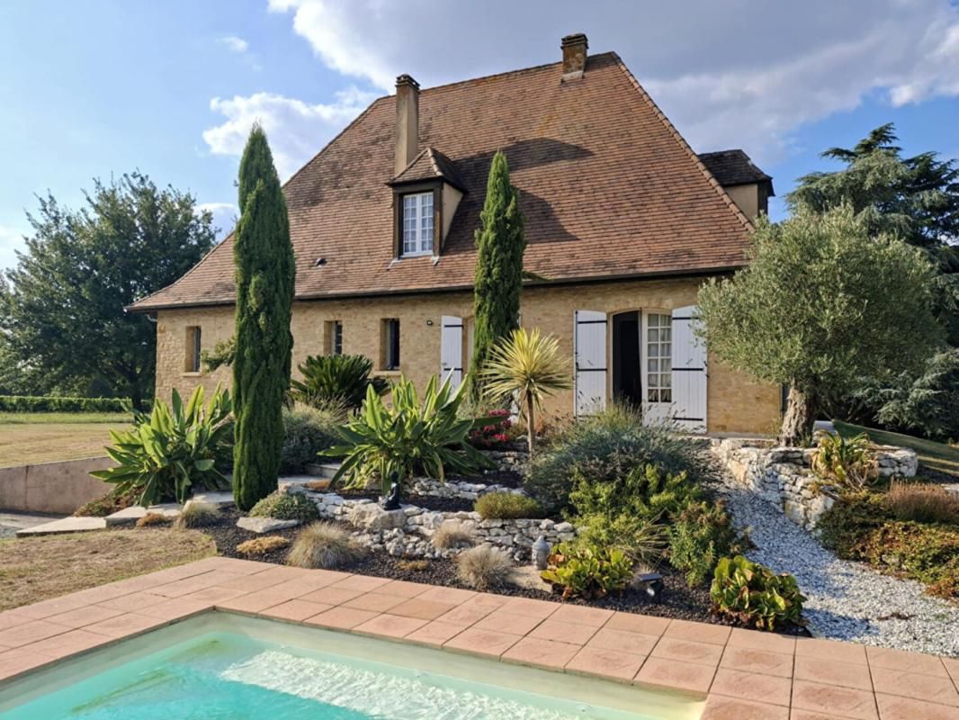 Maison périgourdine de 170 m² - terrain de 1,5 H avec piscine et accès direct à la Dordogne à Eynesse (33220