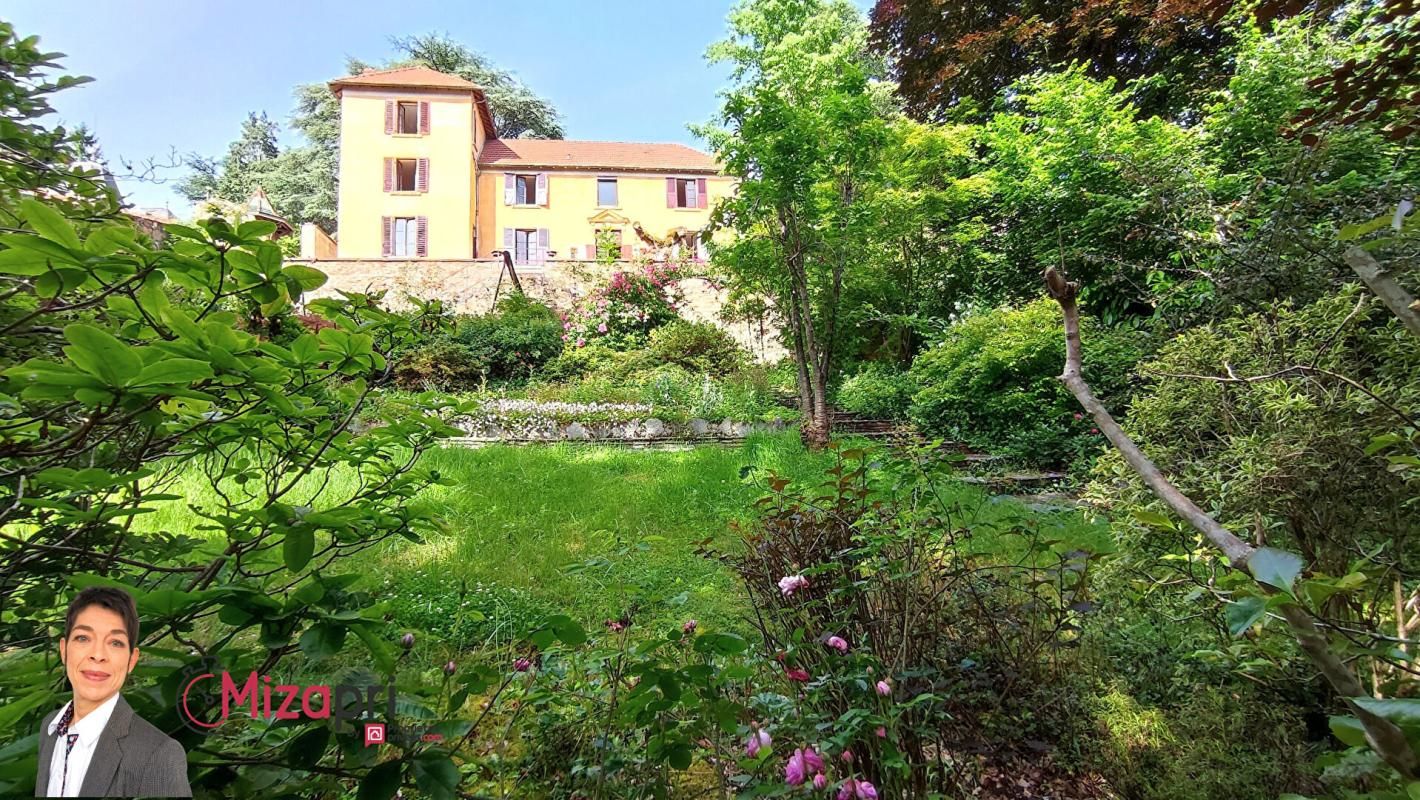 THIZY LES BOURG (69240) Maison bourgeoise 4 chambres avec jardin et vue