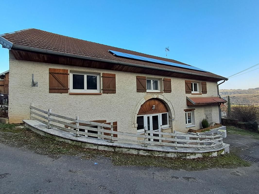 A Colombier ( 70000 ) Maison de village 9 pièces 245 m2 à 151 000 euros