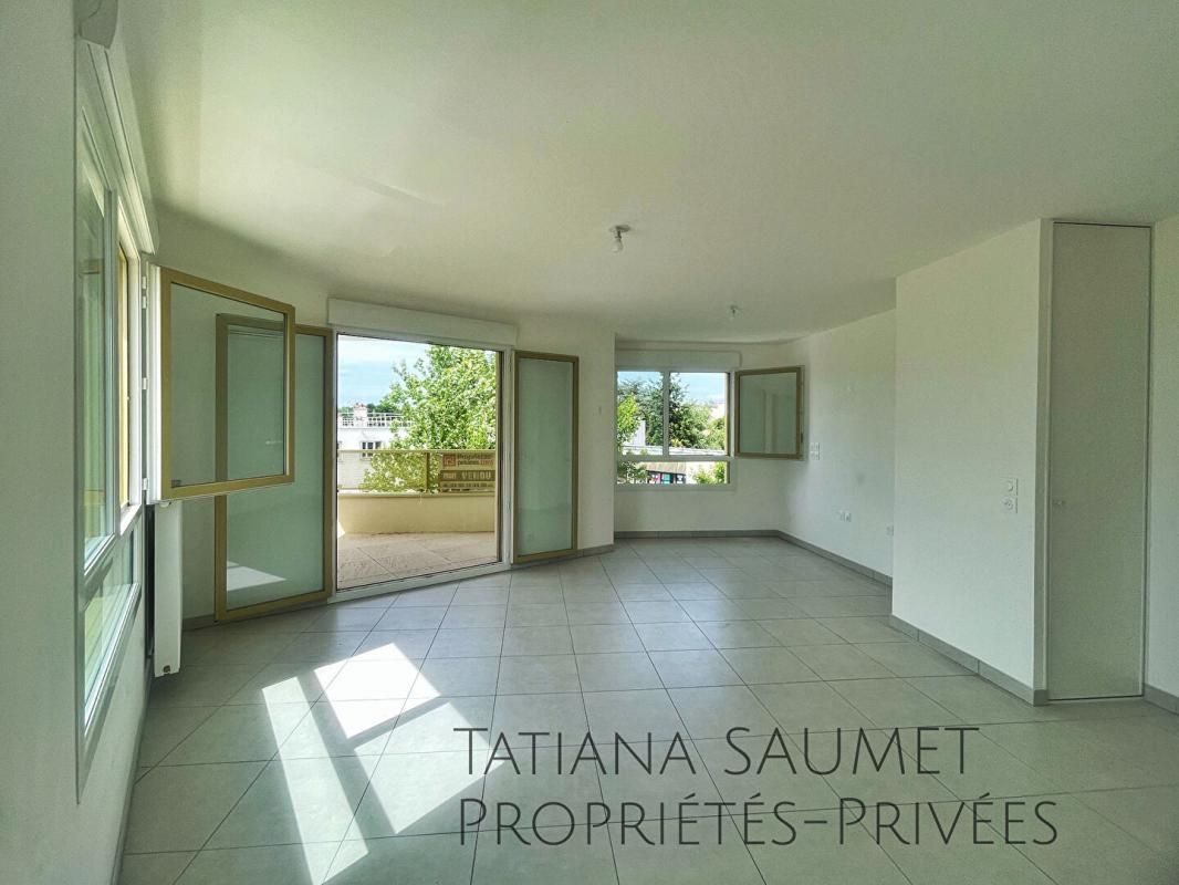 LUMINEUX T3 AVEC TERRASSE