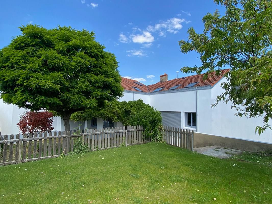 MAISON - 9 PIÈCES 230 M² - 5 CHAMBRES - 44710 PORT SAINT PÈRE - BUDGET 515 000 HAI