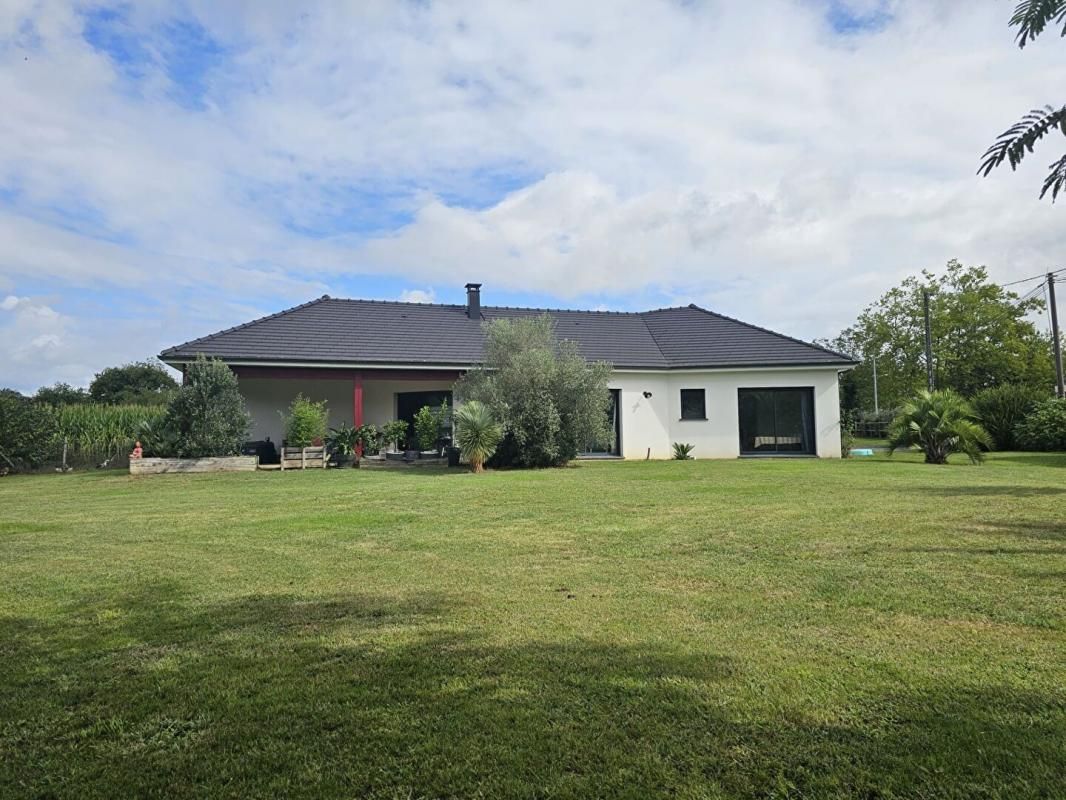Maison d'exception avec terrain équestre à 5 minutes de Mauléon