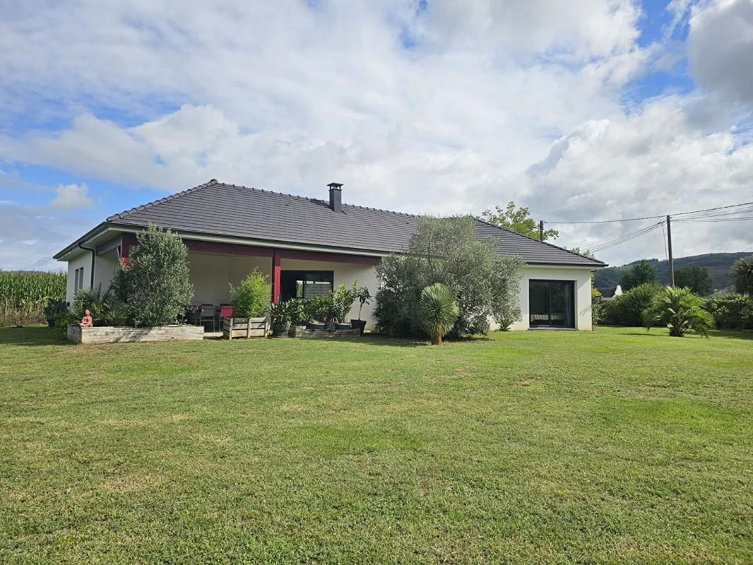 Villa récente et fonctionnelle avec vue imprenable à 5 minutes de Mauléon