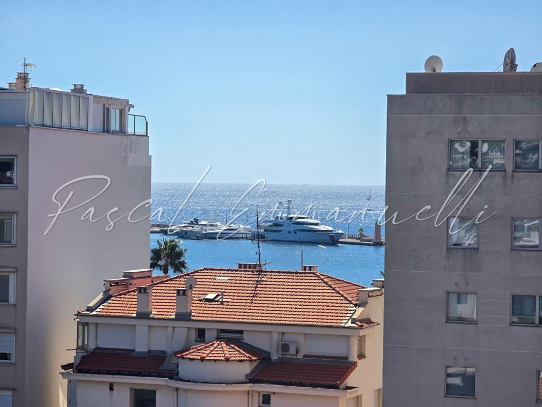 Appartement 3 pièce(s) 119m2 toit terrasse vue mer 970 000 euros