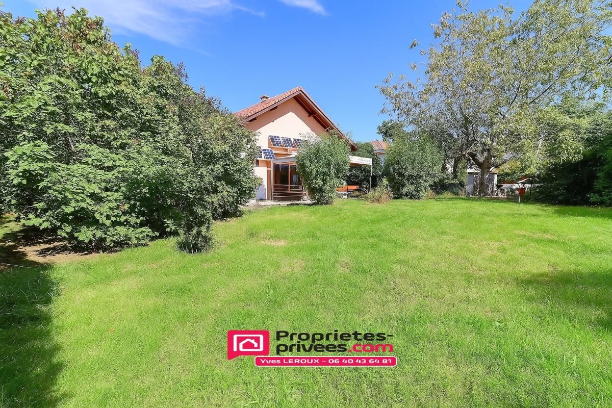 Maison individuelle 5 pièces ,104 m² sur terrain 1100 m² piscinable