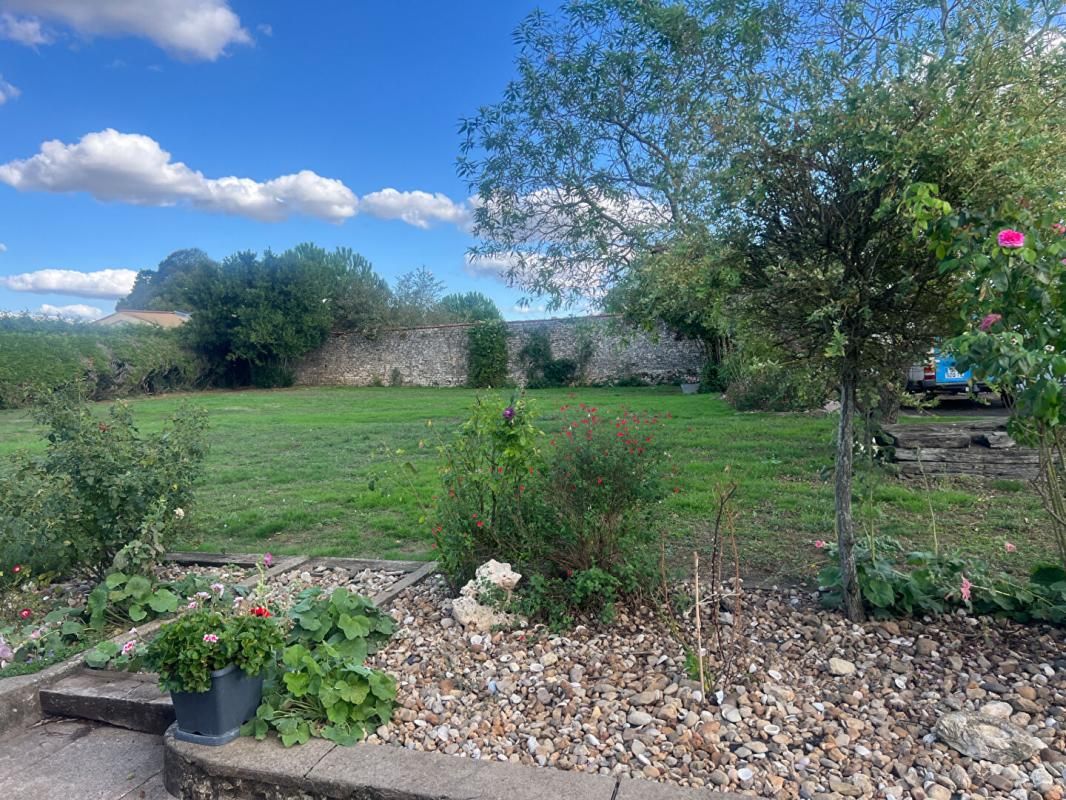 Maison Saint Maixent L Ecole 7 pièce(s) 167 m2