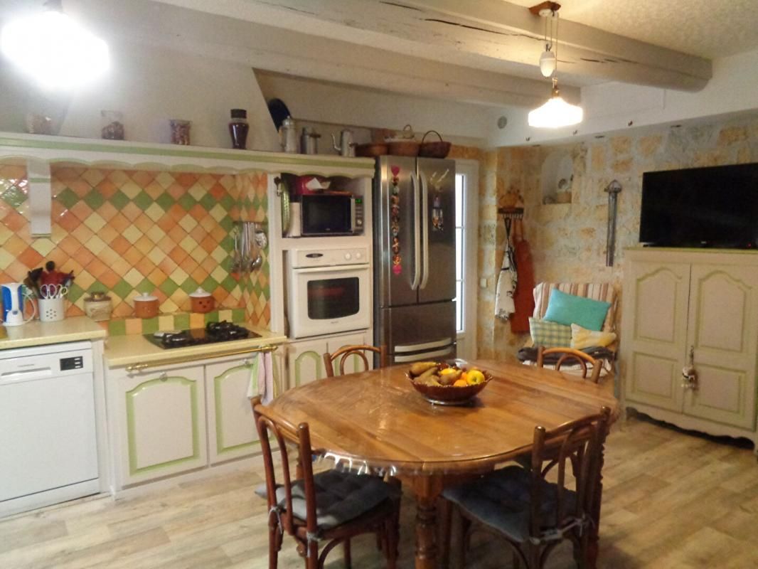 Saint Bonnet Laval(48), maison de 150 m2 habitables, 4 chambres + garage