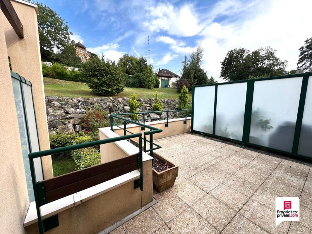 78250 MEULAN EN YVELINES, Appartement duplex 3 pièce(s) 61.91 m2, box et stationnement