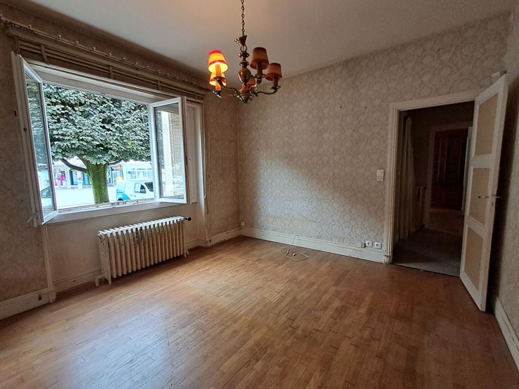 EXCLUSIVITE - Appartement 120m2 à rénover - Chalon Sur Saône