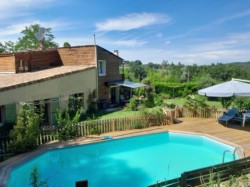 Moissac, 82200, Tarn et Garonne, Maison 195 m2 7 pièce(s) 3/4 ch. dont 1 suite..Piscine