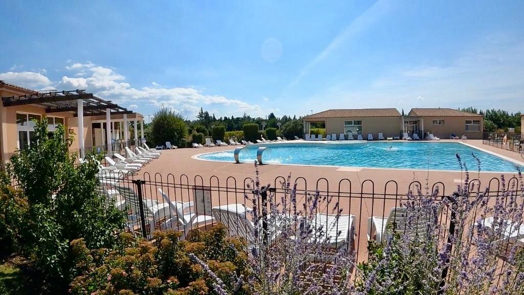 Maison 3 pièces 67 m2 avec terrasse et piscine