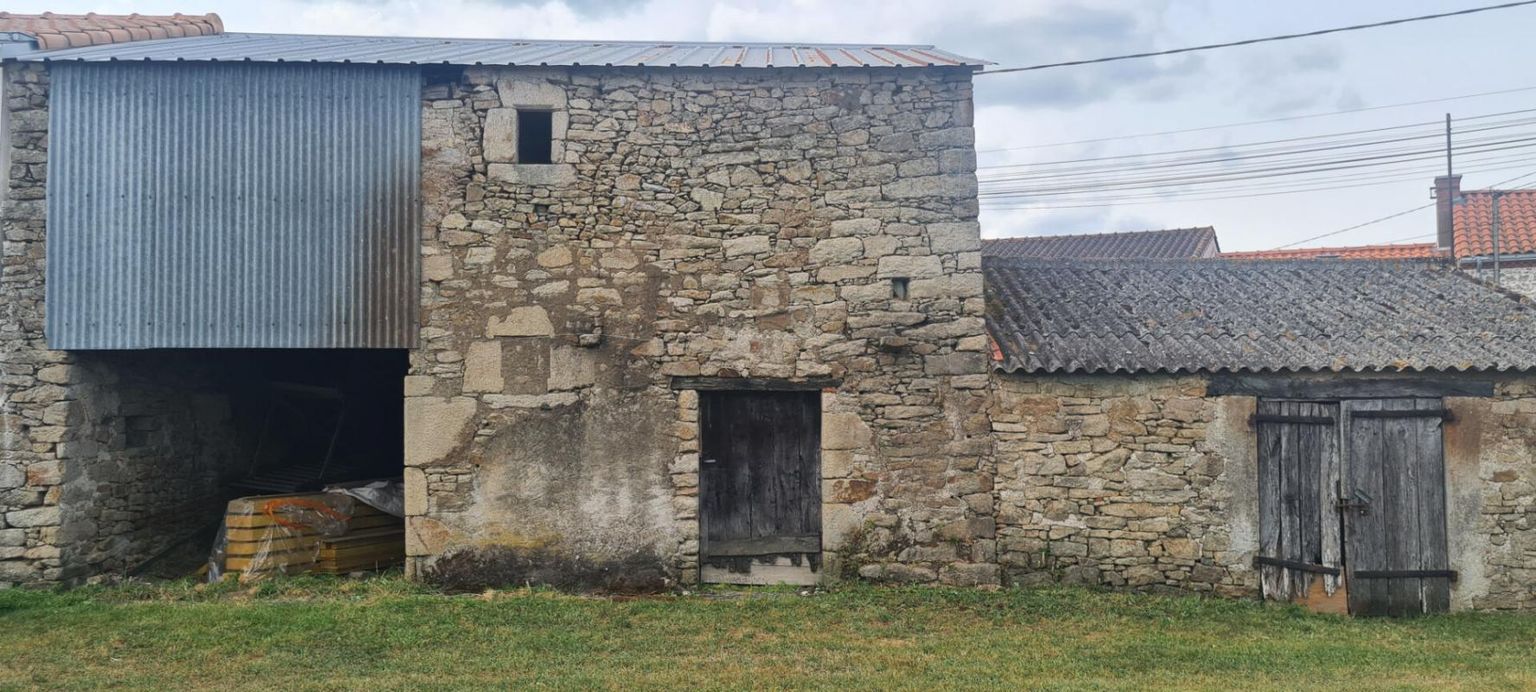 Grange à rénover Village Saint Hilaire De Clisson 74 M² sur terrain de 231 M²
