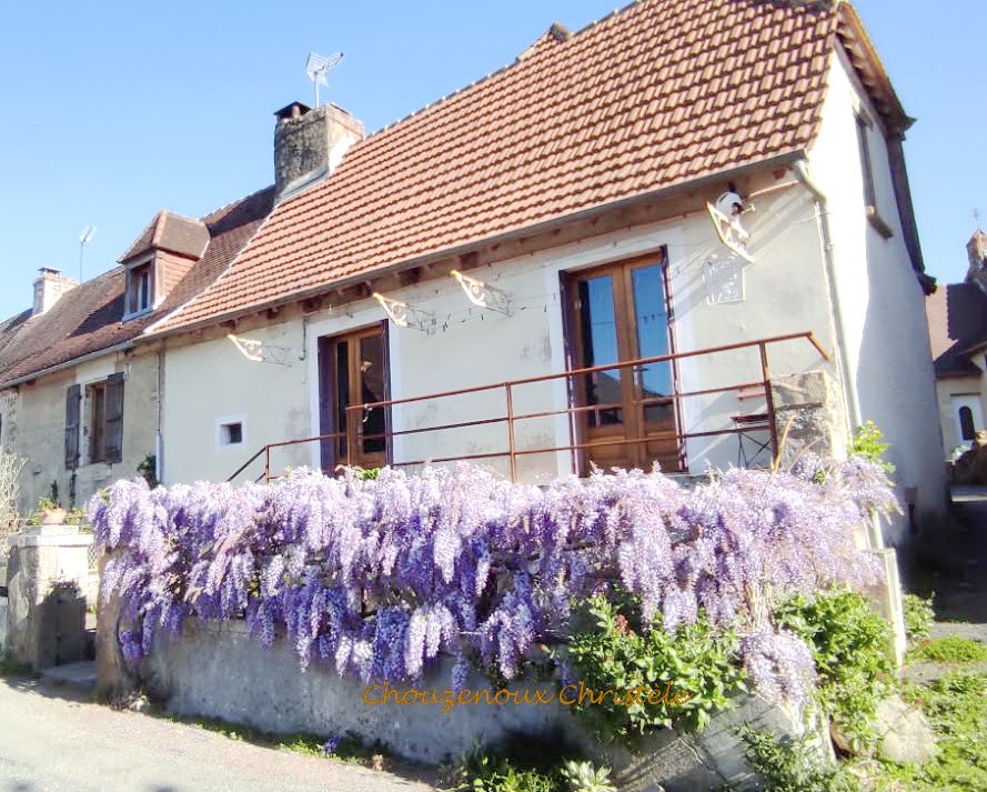 24390 Hautefort  maison  avec grange