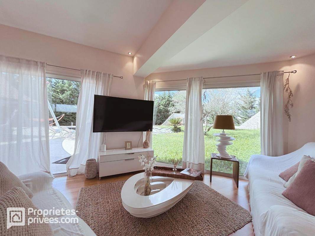 Maison de plain-pied, 5 pièces 200 m², à Pernes-Les-Fontaines