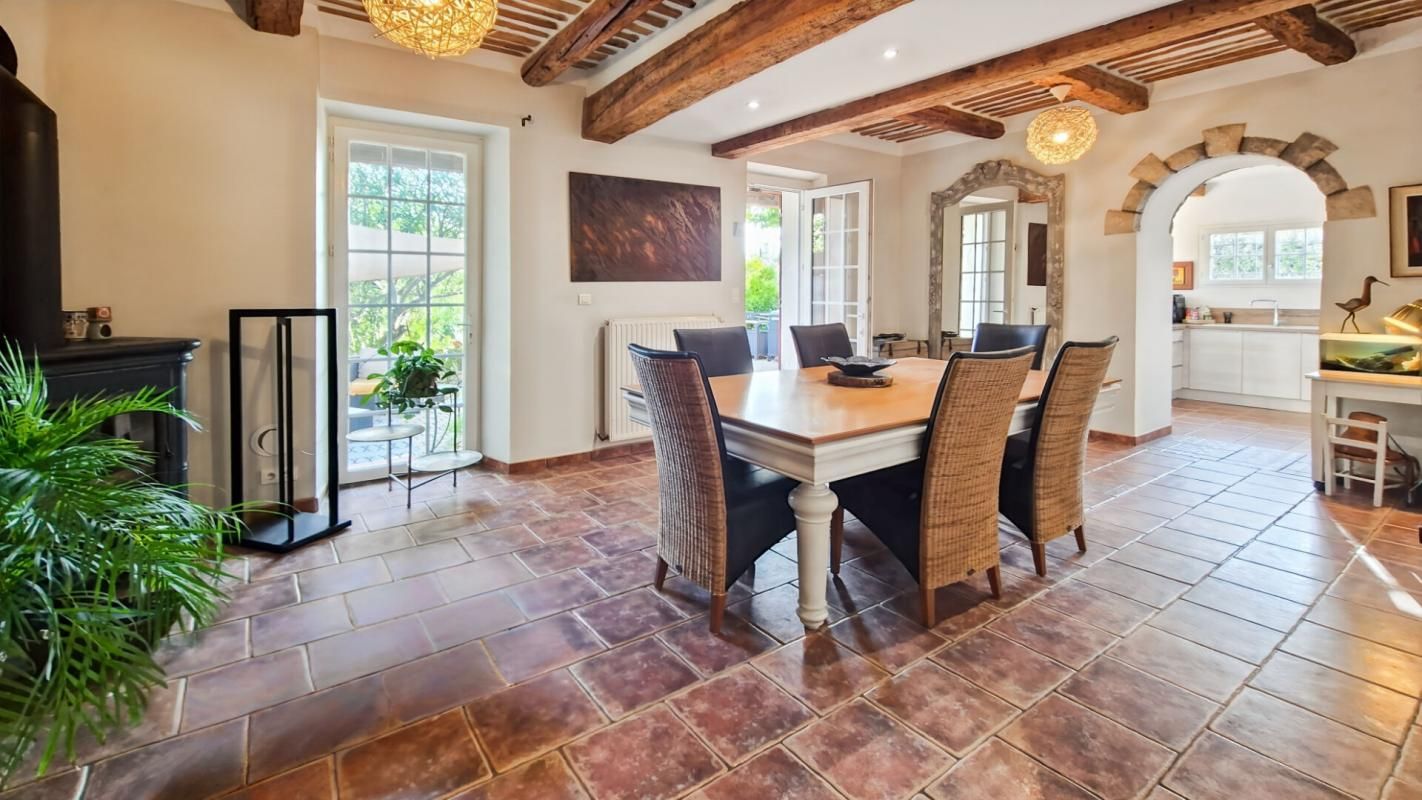 Maison Vedene 7 pièce(s) 200 m2 550 000