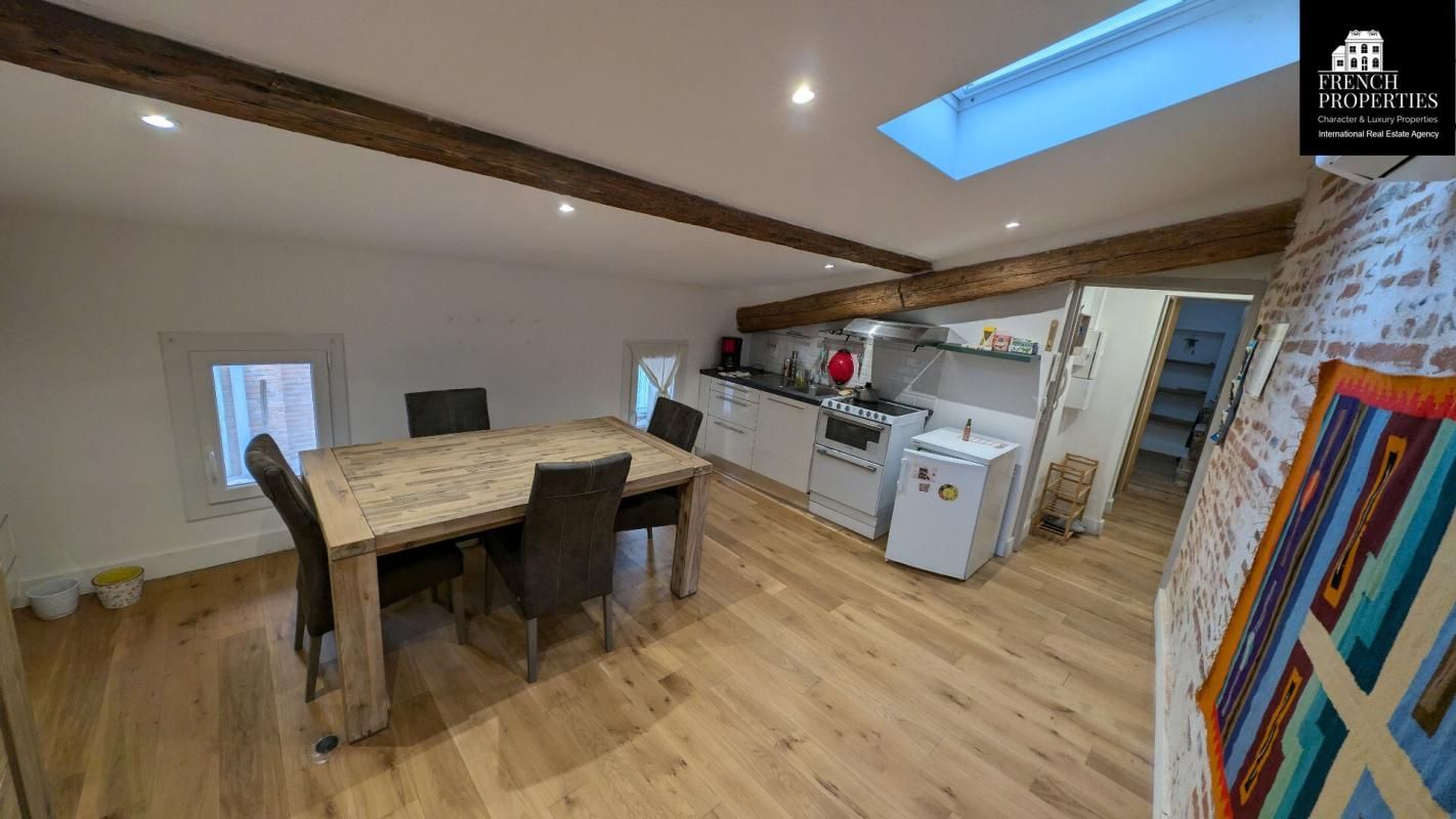 Centre ville de Perpignan . Appartement 2 pièces 36 m2 habitable . Rénové