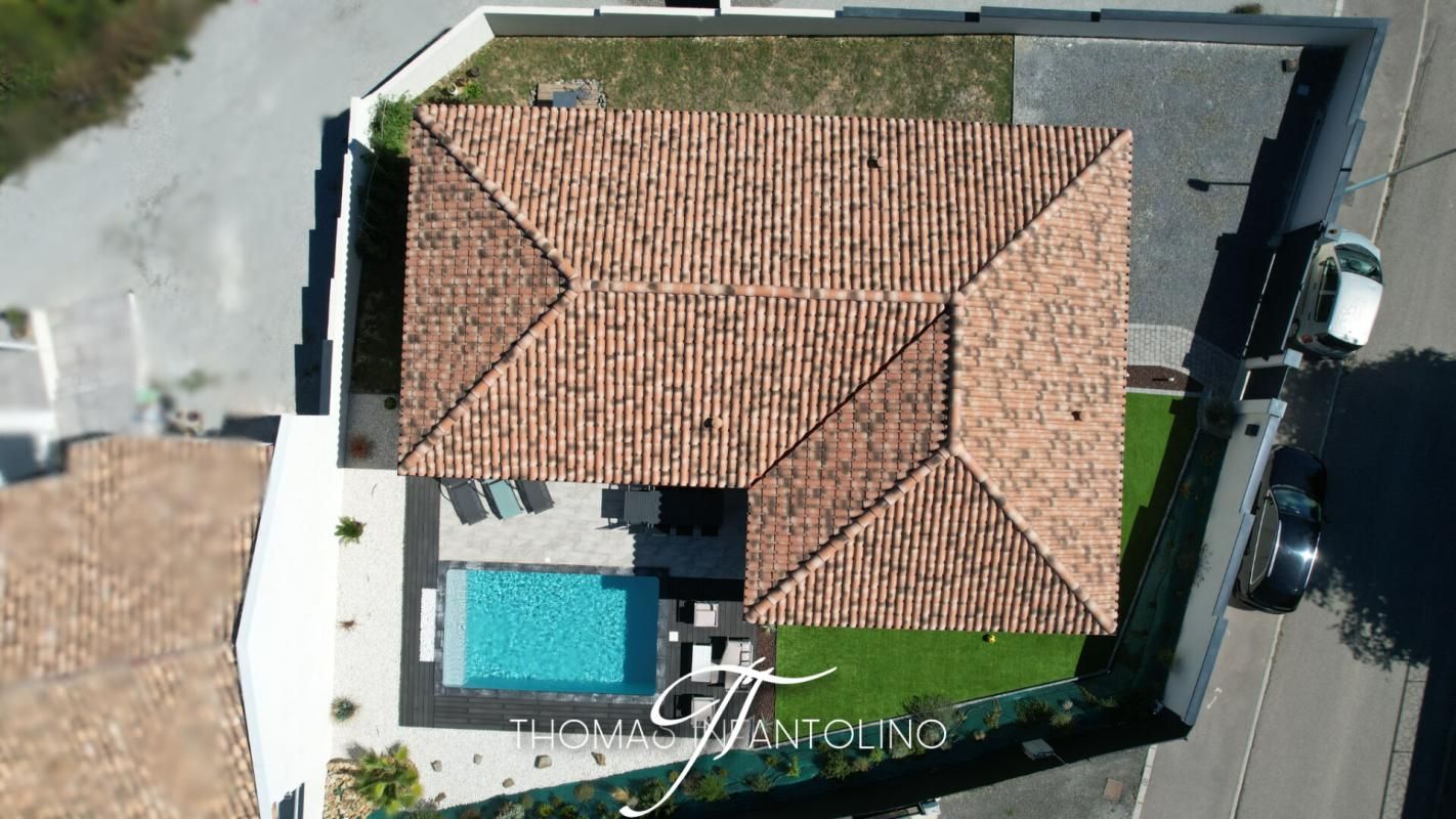 EN EXCLUSIVITE - PLAIN PIED - 4 FACES - 4 CHAMBRES - PISCINE - GARAGE