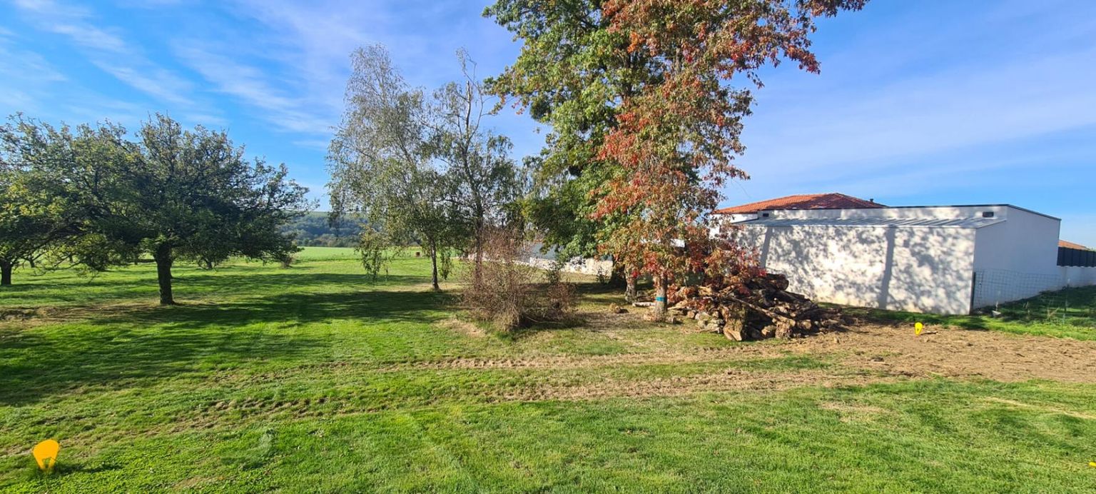 Terrain constructible St Crespin 1146 M² en second rideau, non viabilisé