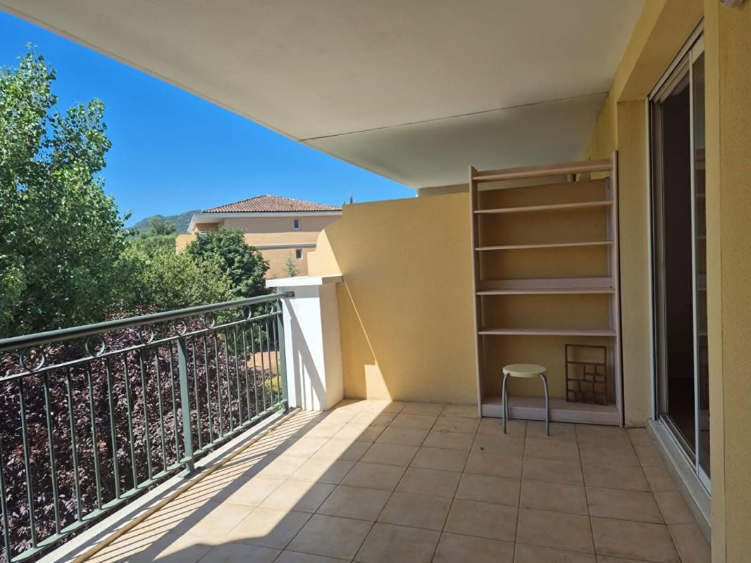 Appartement T3 avec terrasse et garage - Brignoles