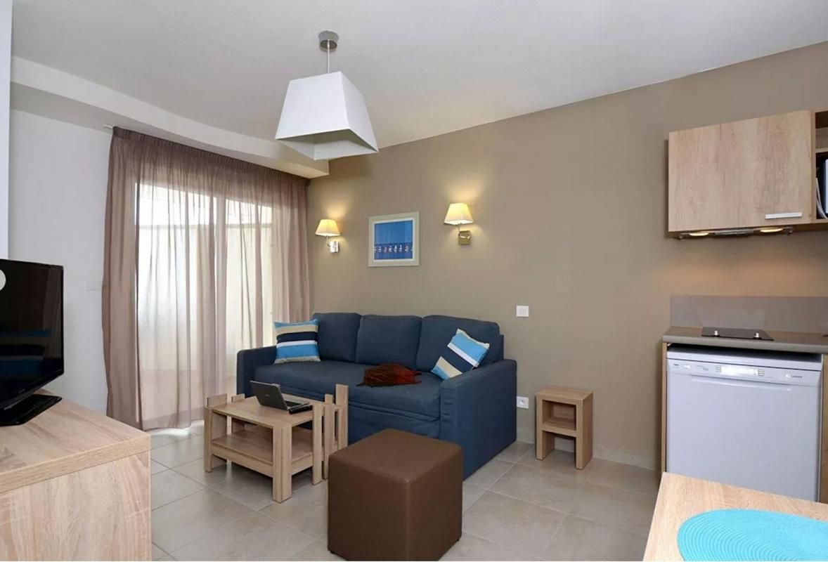 Investissement face mer Studio 22 m² avec bail commercial, plage à pied