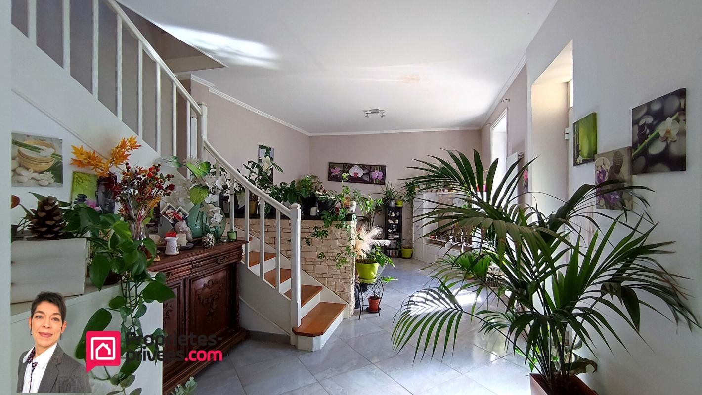 LE COTEAU (42120) Maison 135 m² + dépendances, jardin et garage . Secteur recherché