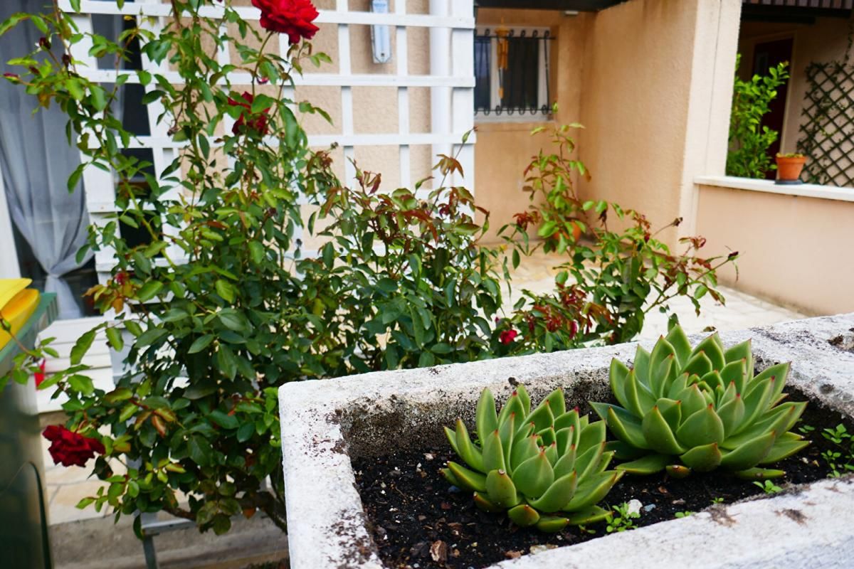 Merignac charmante maison familiale avec jardin et carport