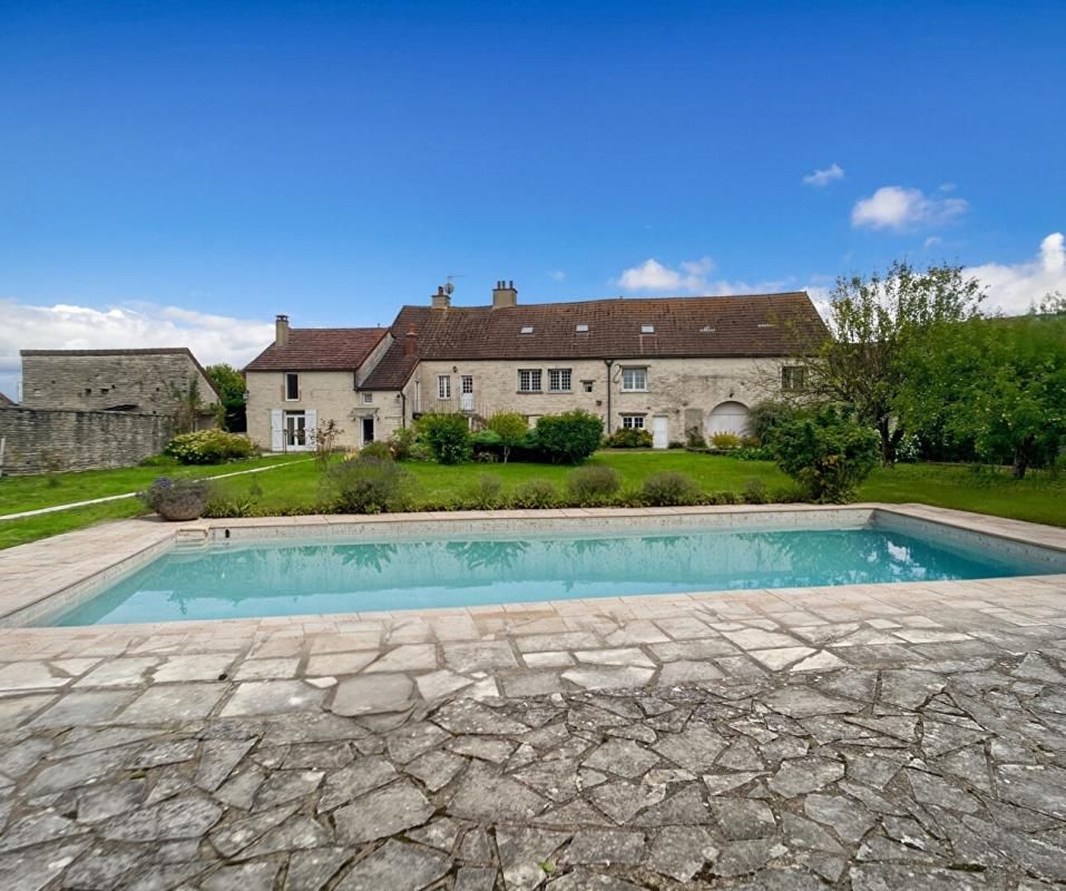 Maison Nitry 9 pièce(s) 353 m2