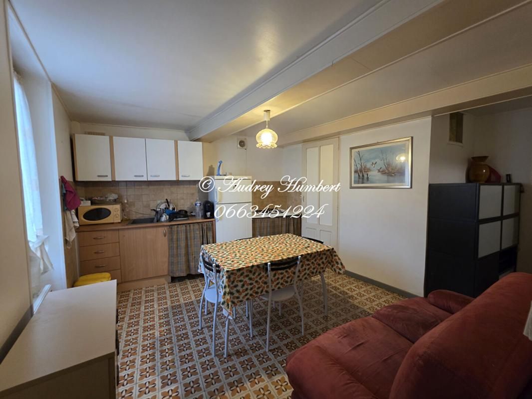 EXCLUSIVITE, LA BRILLANNE, IDEAL INVESTISSEMENT, en plein coeur du village, APPARTEMENT  T2 de 35 m2 vendu loué