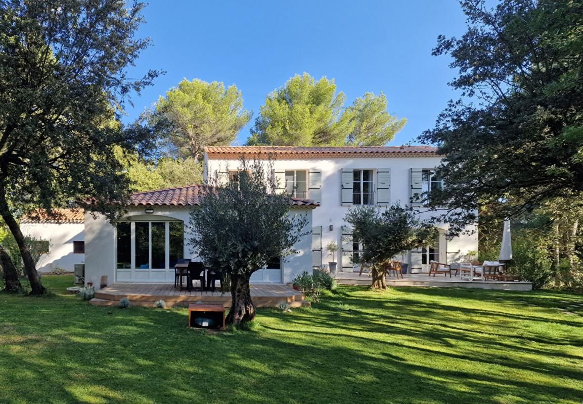 Bastide rénovée au coeur de la pinède à Bouc-Bel-Air