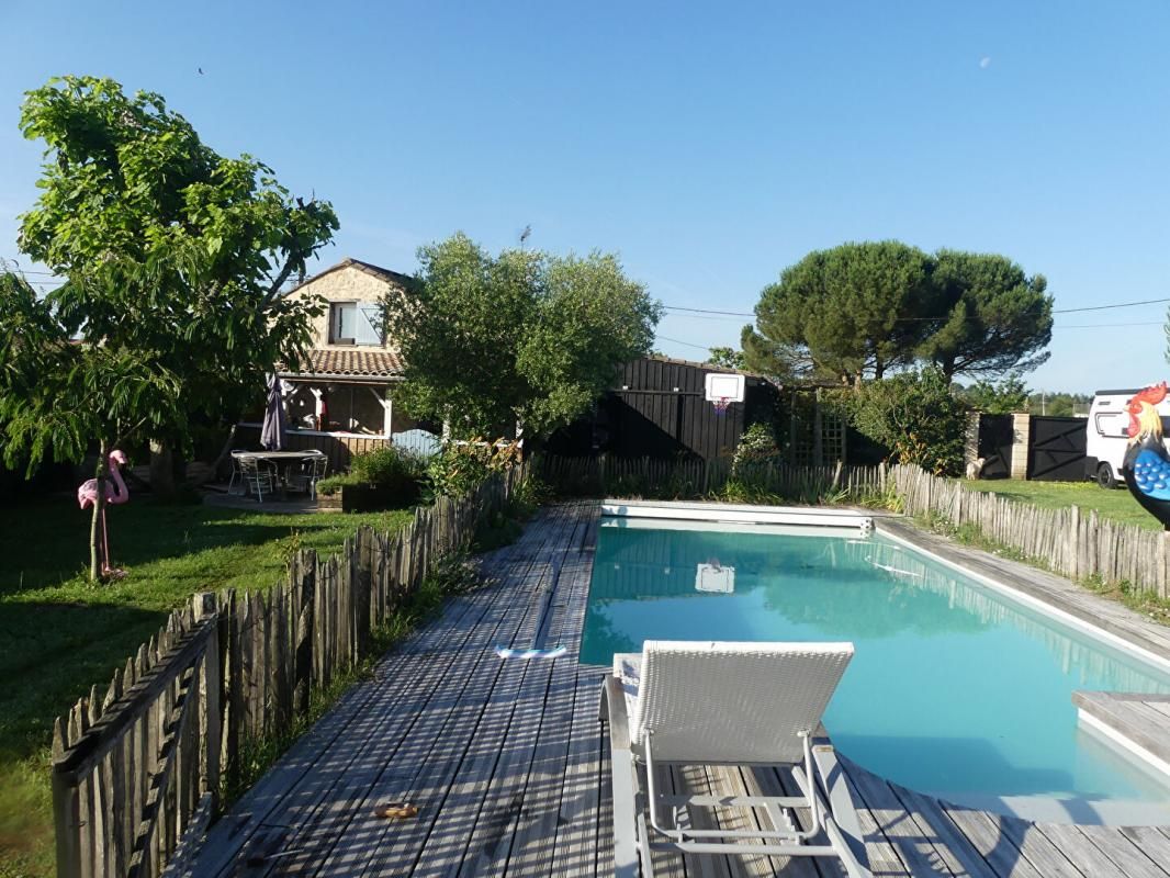 MAISON 125 M² + DEPENDANCE 115 M² + CHALET 20 M² + PISCINE AVEC TERRAIN 4387 M²