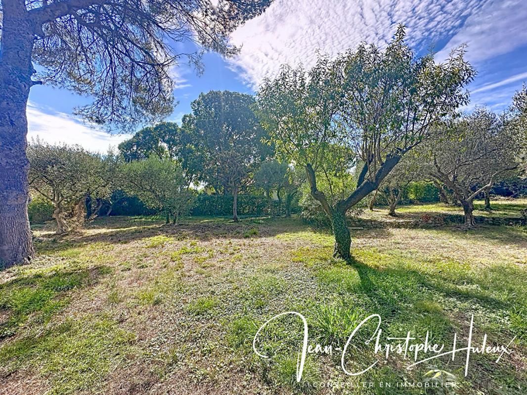 NIMES 30000 Terrain à Bâtir viabilisé de 700 m2