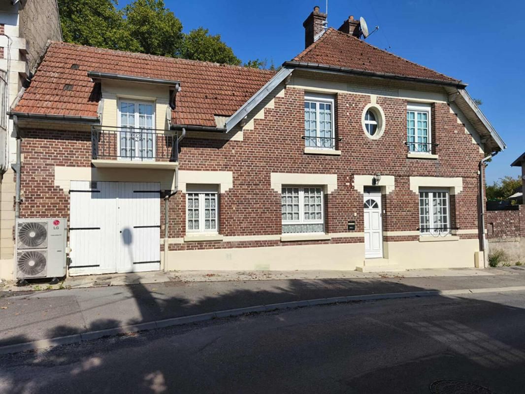 Maison Guny 5 pièce(s) 155 m2