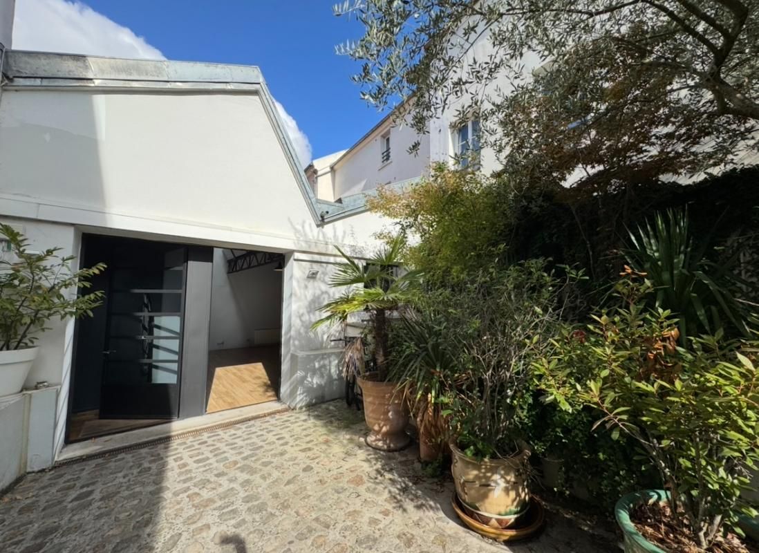 94230 CACHAN - Loft / Atelier d'artiste 146 m²