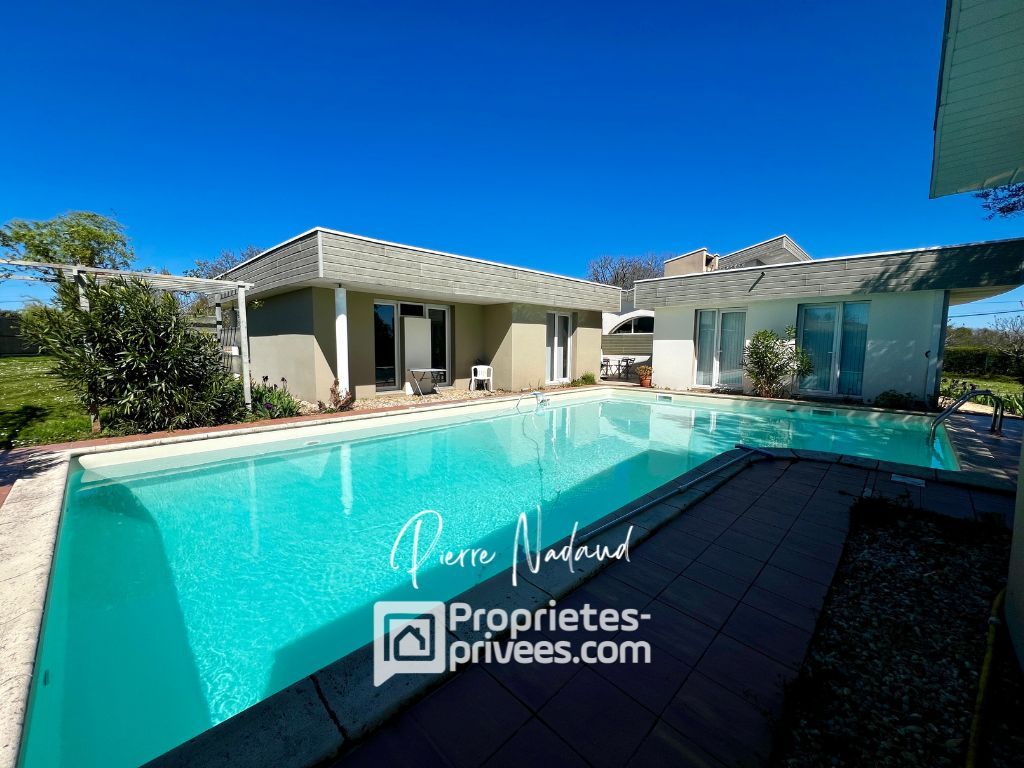 SUPERBE MAISON D'ARCHITECTE À LALANDE DE FRONSAC
