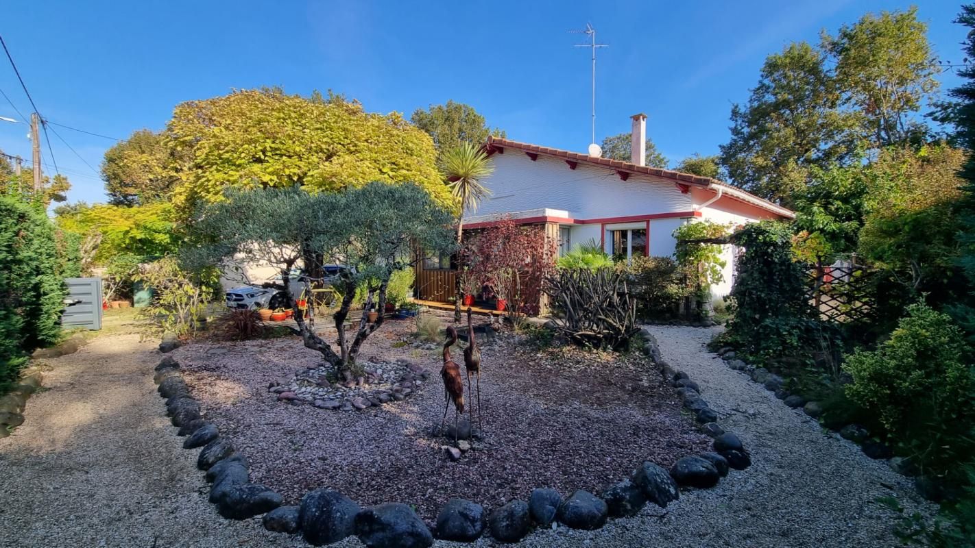 Maison 9 pièces 200m² à 300m de la plage du Betey Andernos les bains