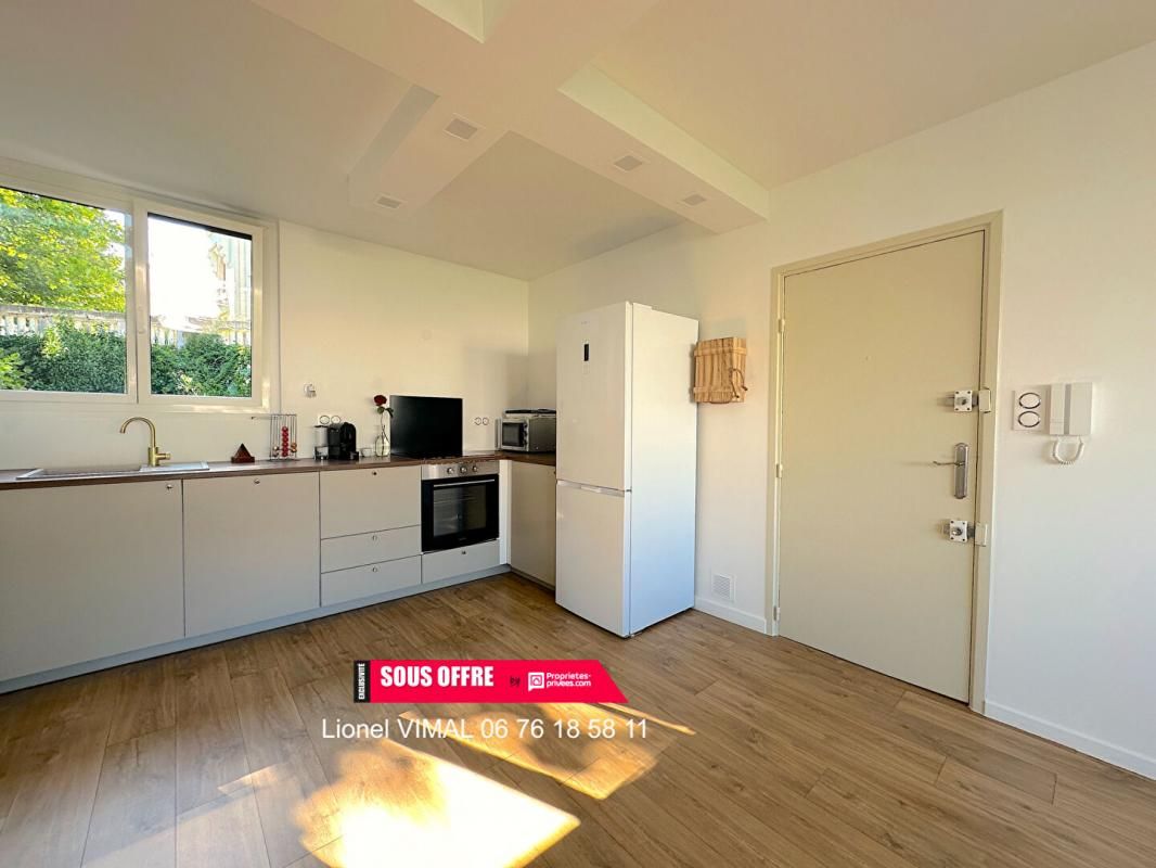 Appartement 2 pièces 41 m2 rénové, dernier étage