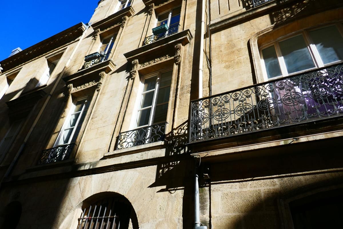 CHARMANT STUDIO AU COEUR DU CENTRE HISTORIQUE DE BORDEAUX