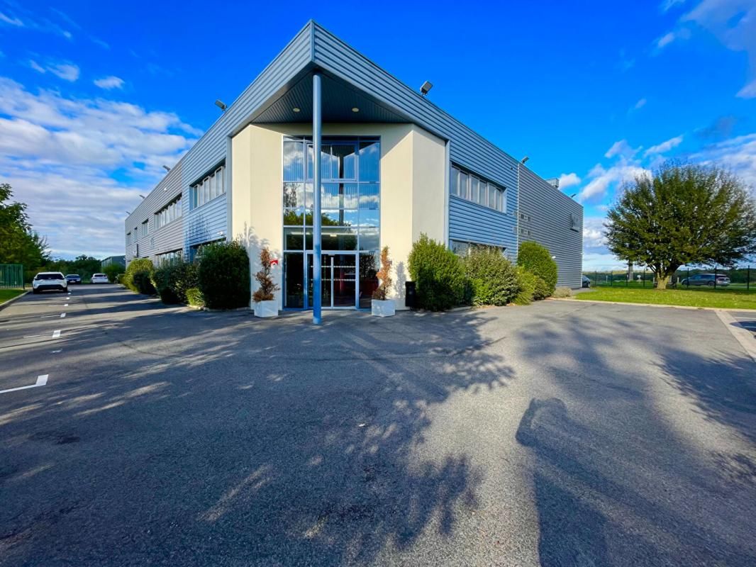 VERNEUIL EN HALATTE - Bureaux Parc Alata15 m² à 160 m²