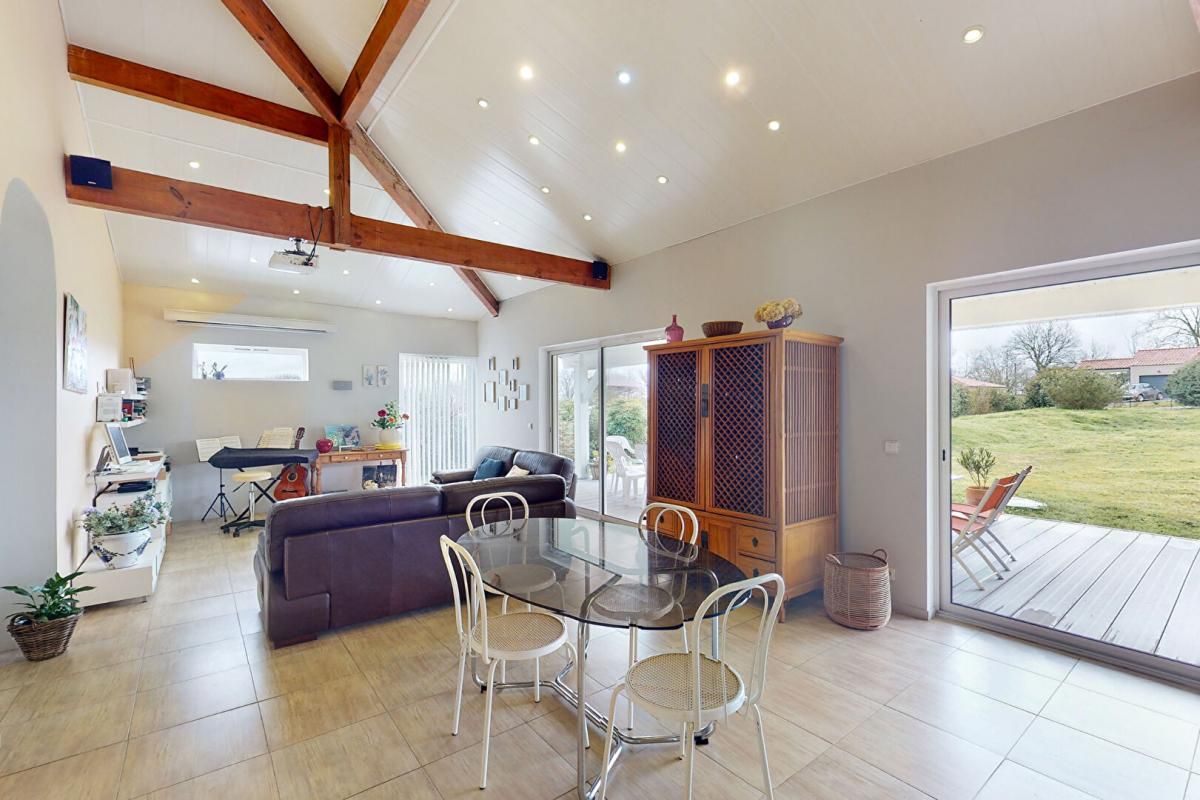 Maison Lahosse 6 pièce(s) 169 m2 et terrain 1800 m2