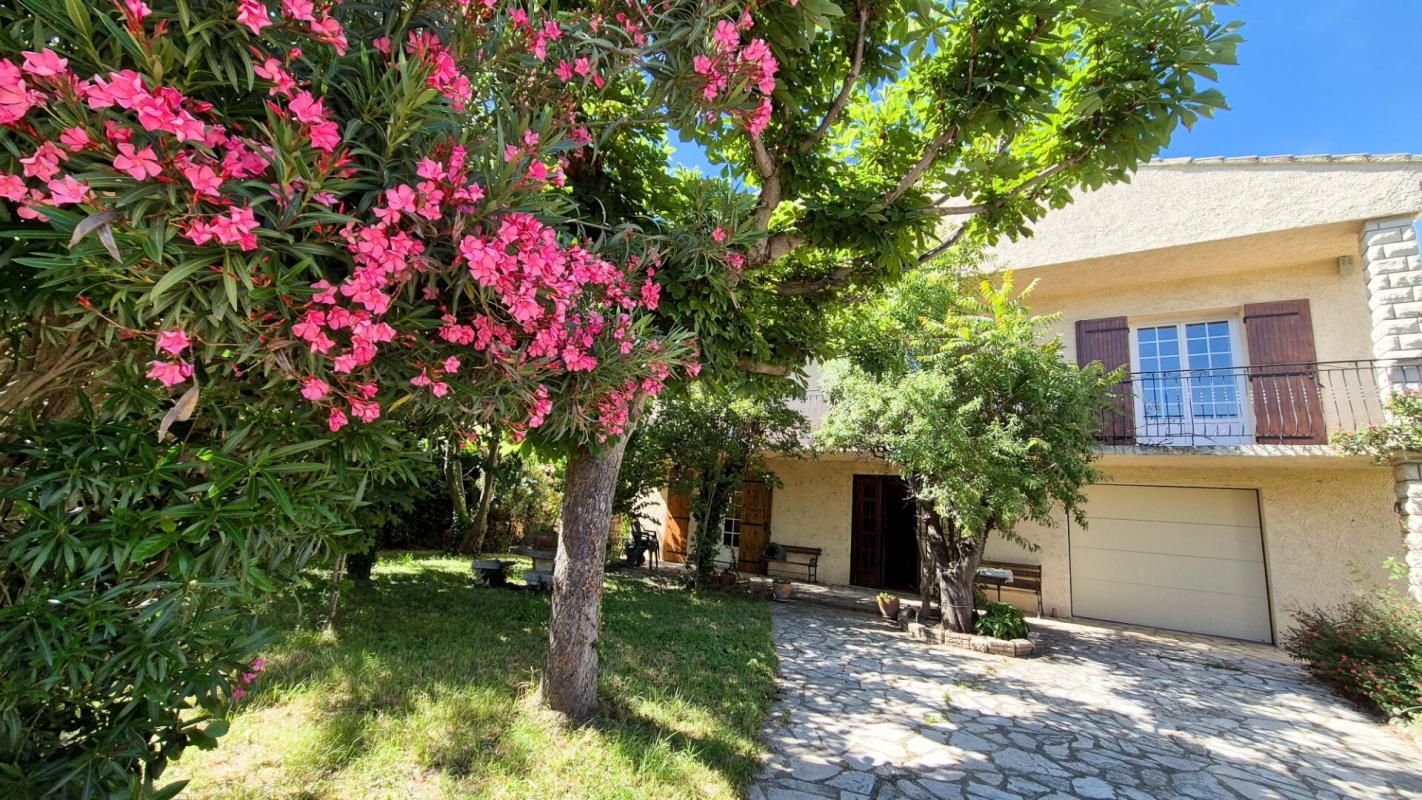 AVIGNON 6 pièces 169 m² 340 000