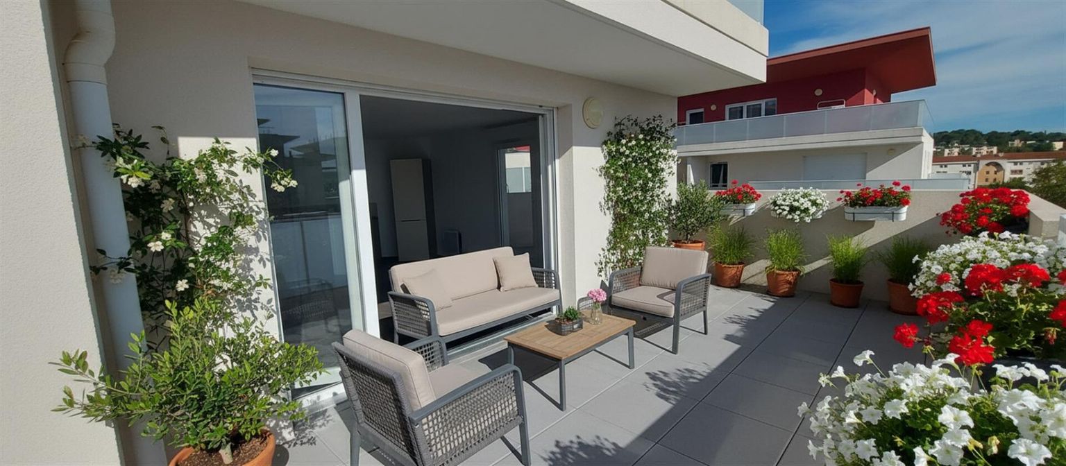 30.GARD.NIMES. Magnifique appartement de 69 m² avec terrasse de 42 m² dans résidence hautement sécurisée quartier Hoche