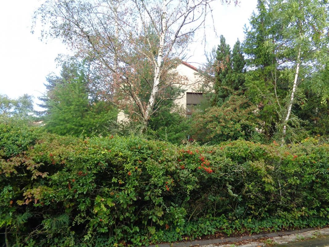 Ceyrat (63), VIAGER OCCUPE, maison de 132 m2 habitables sur 846 m2 de terrain