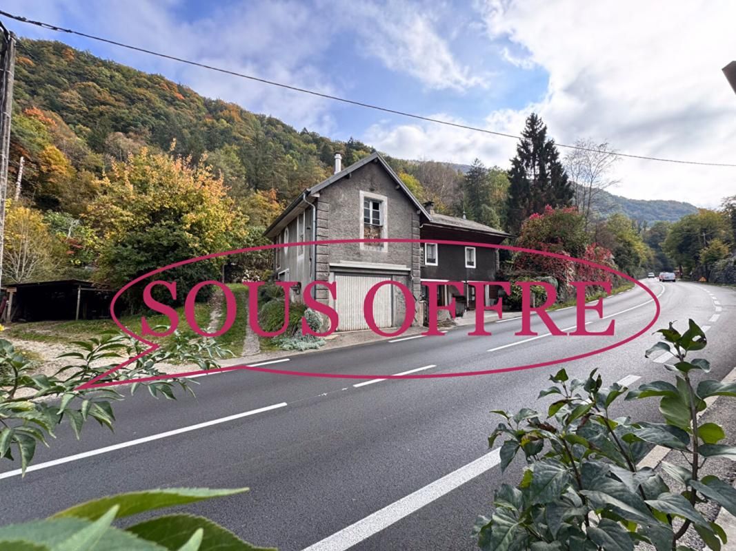 Saint Cassin, maison à fort potentiel - Idéale projet de rénovation! 107m2 sur un terrain de 494m2