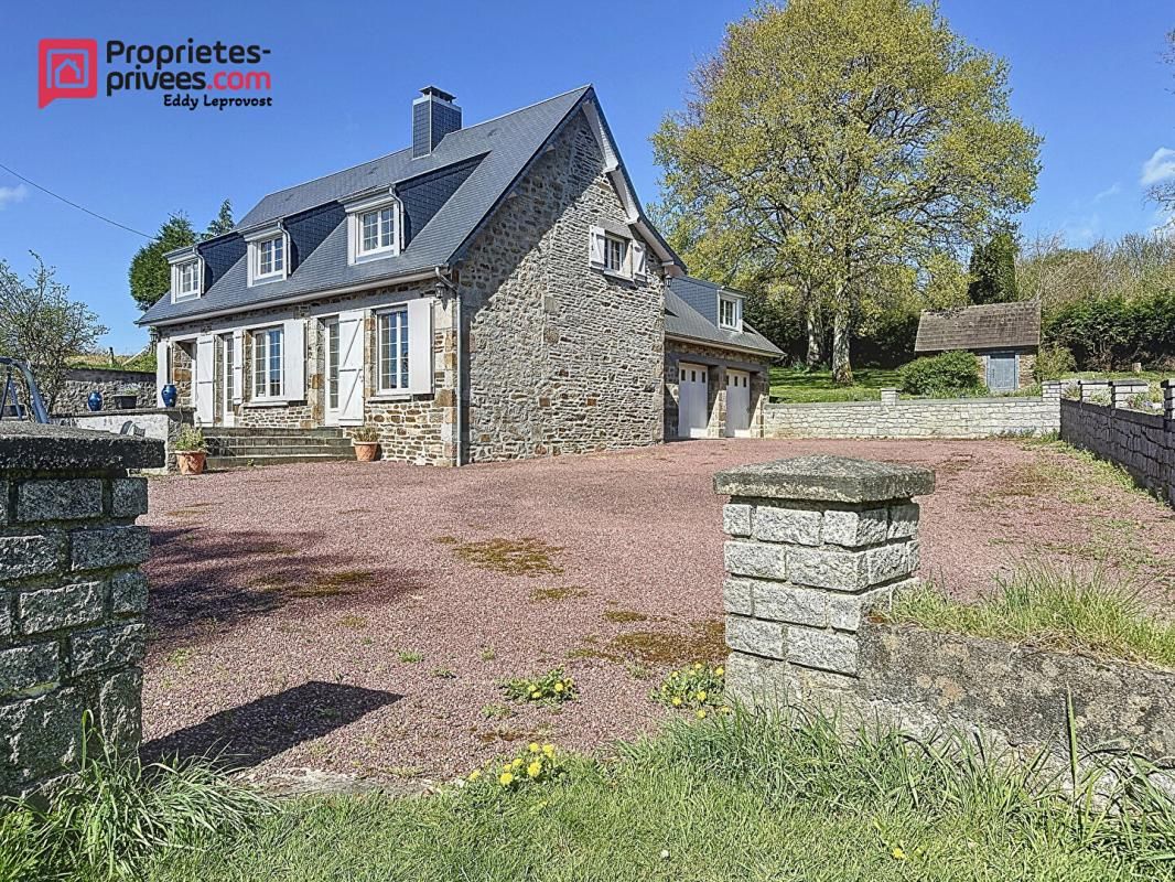 Splendide propriété de 197m² et 4.9 hectare de terrain - 330 000