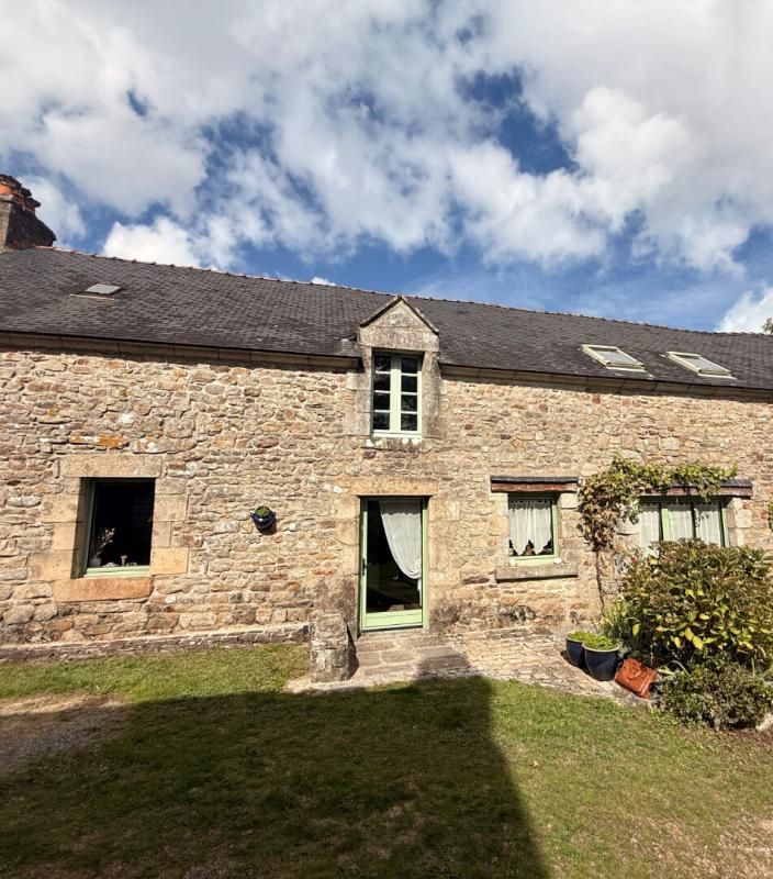 Maison bretonne en pierre à aménager de 80m², 3 pièces  10 min du Port de Vannes, sur Ploeren