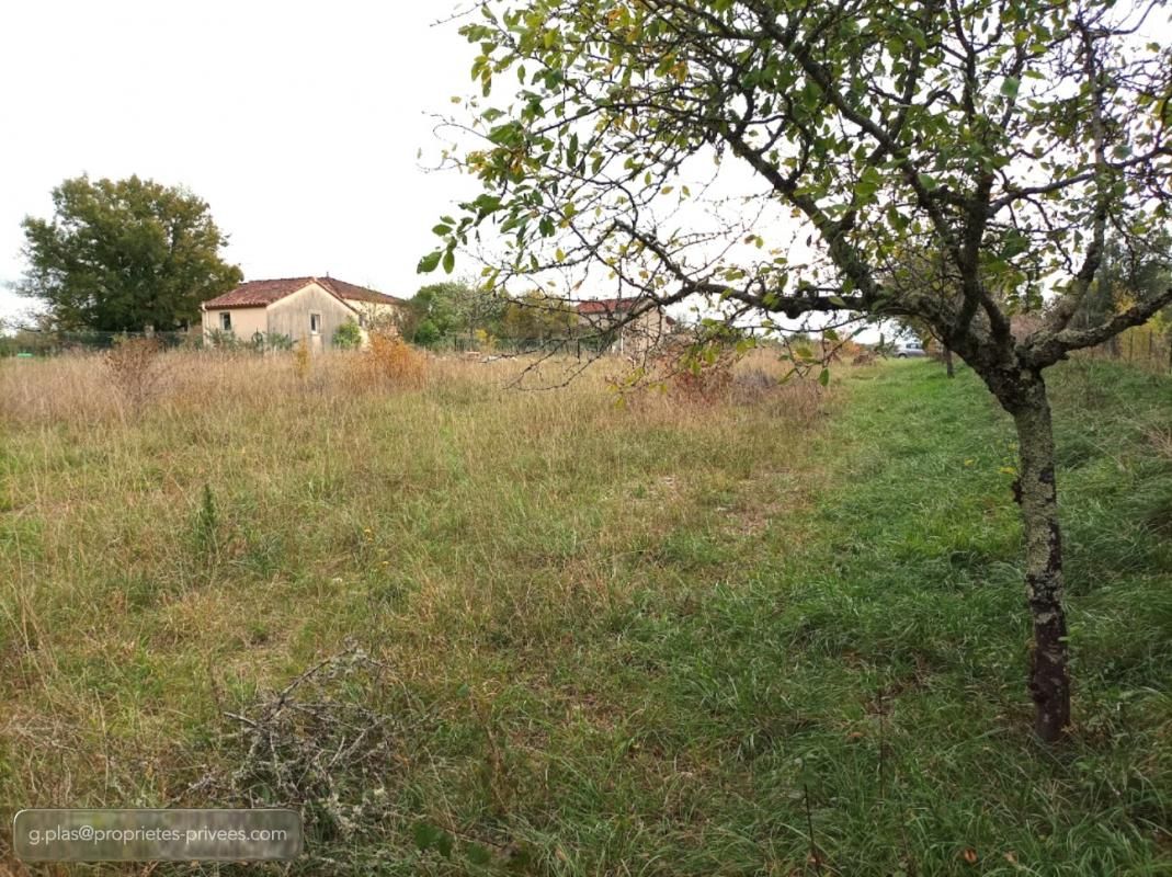 Terrain constructible  à vendre 1 714 m²
